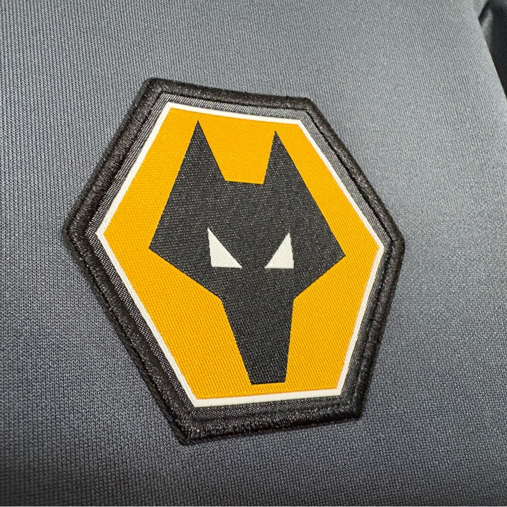 Castore Wolves Men's Lightweight Gray Jacket